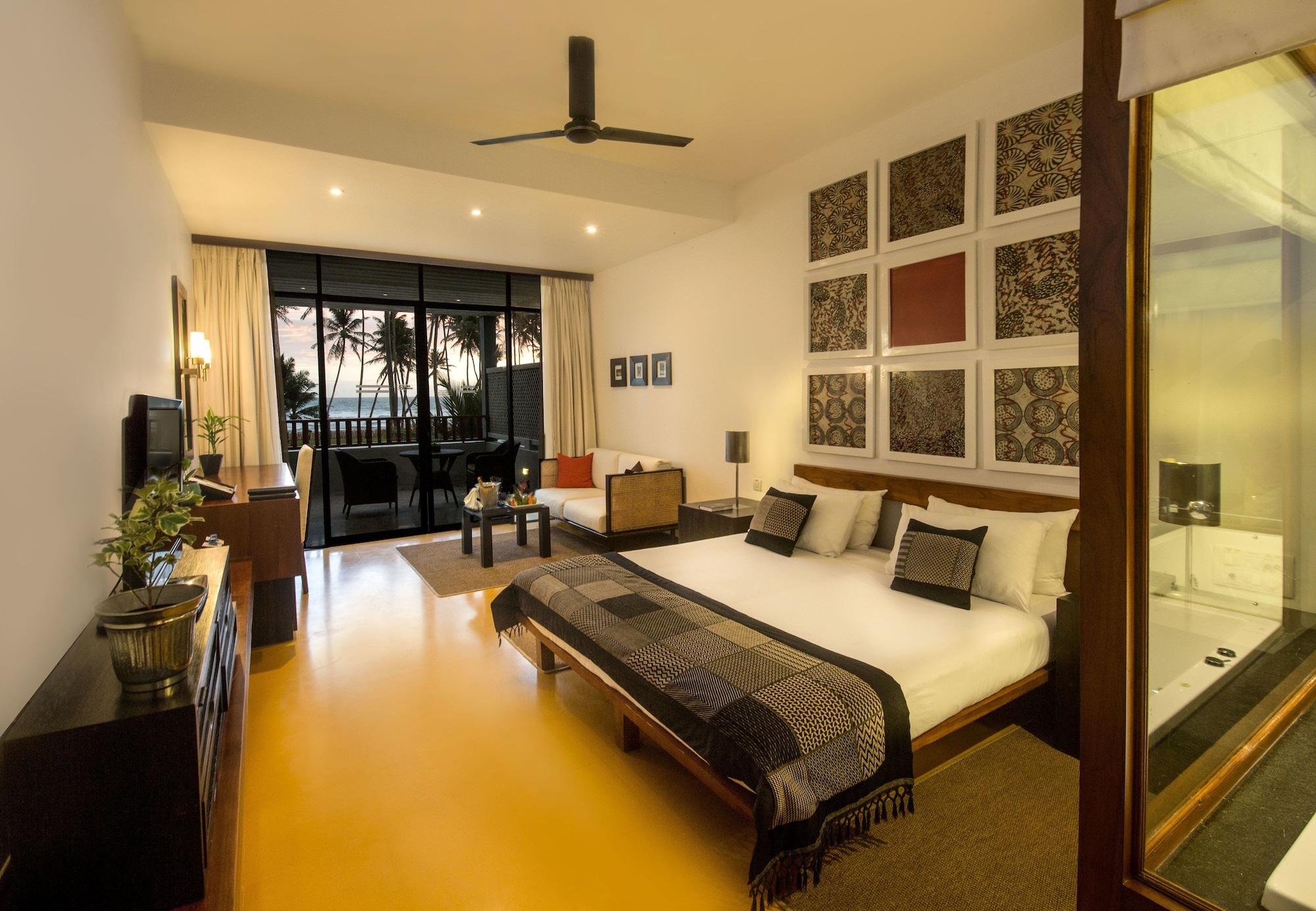 The Blue Water - Geoffrey Bawa Heritage - City Resort Hotel Wadduwa Exterior photo