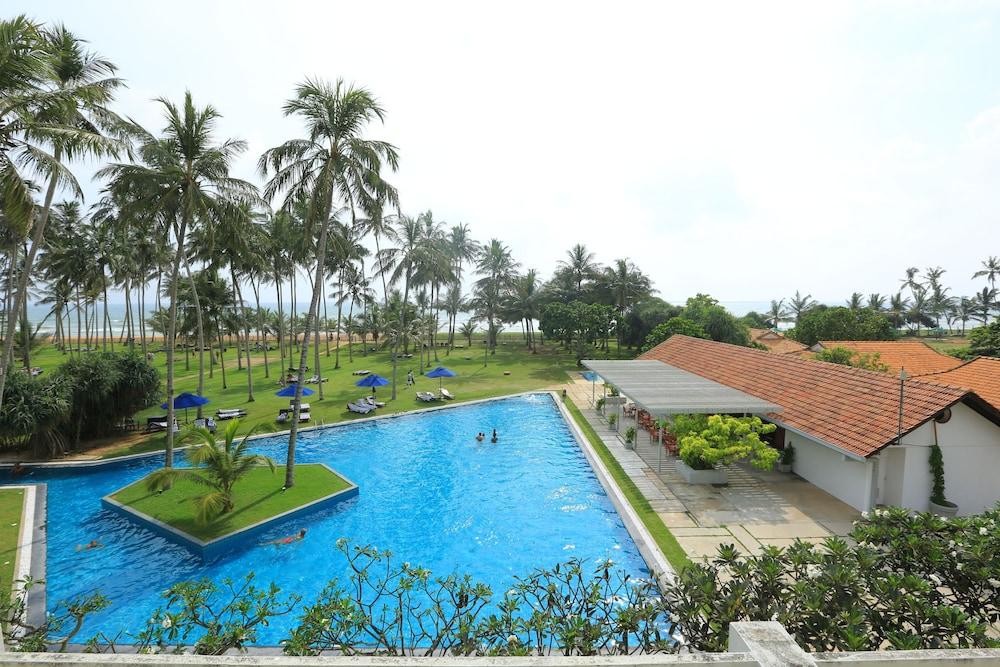 The Blue Water - Geoffrey Bawa Heritage - City Resort Hotel Wadduwa Exterior photo