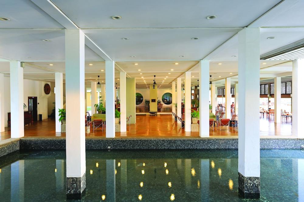 The Blue Water - Geoffrey Bawa Heritage - City Resort Hotel Wadduwa Exterior photo