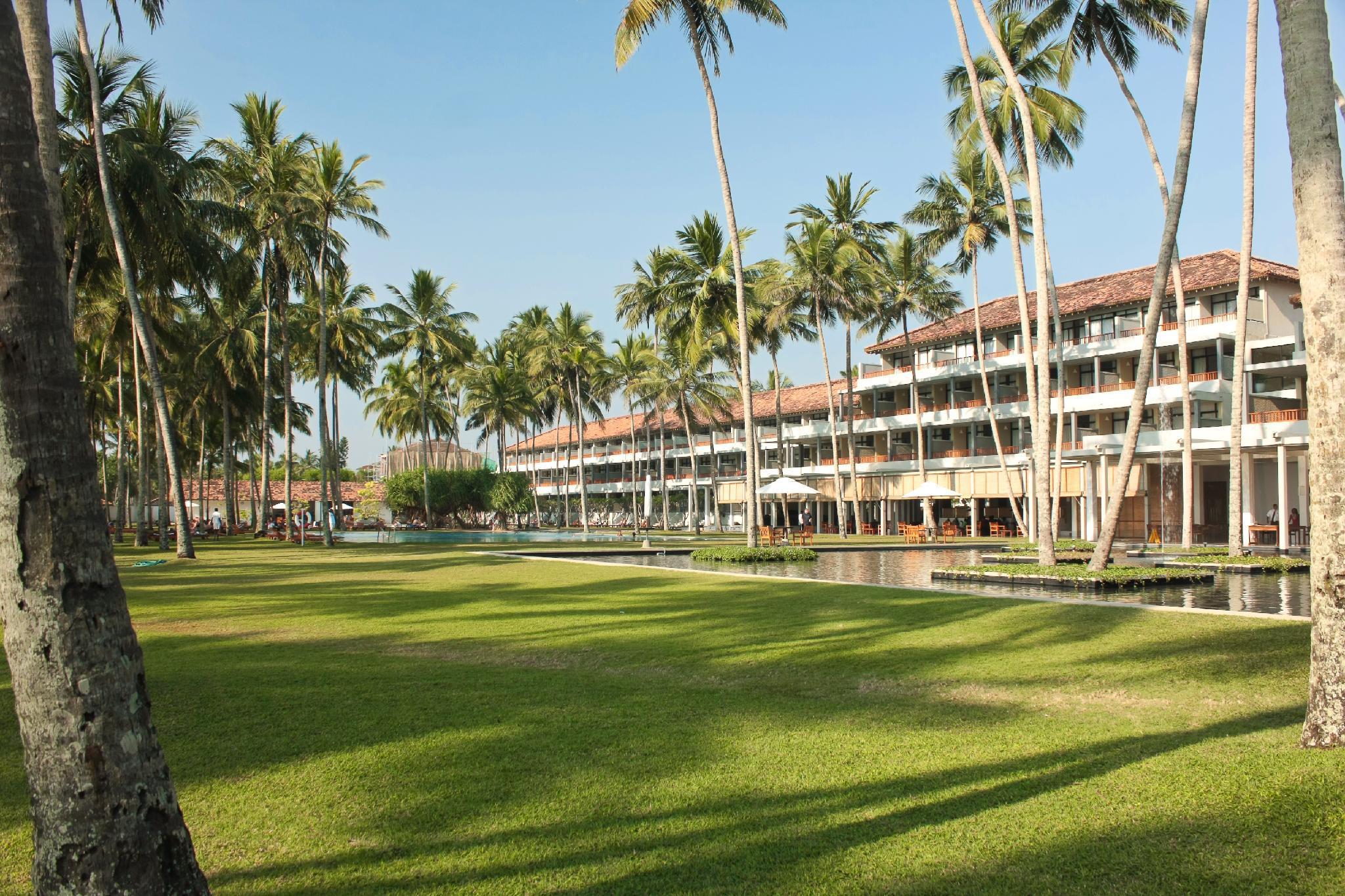 The Blue Water - Geoffrey Bawa Heritage - City Resort Hotel Wadduwa Exterior photo