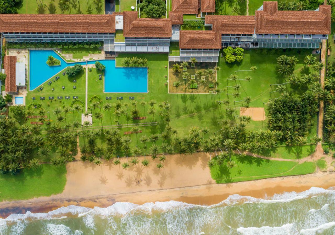 The Blue Water - Geoffrey Bawa Heritage - City Resort Hotel Wadduwa Exterior photo