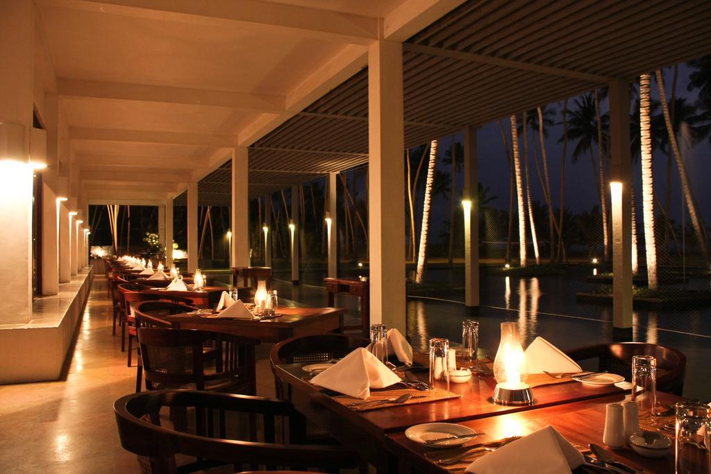 The Blue Water - Geoffrey Bawa Heritage - City Resort Hotel Wadduwa Exterior photo