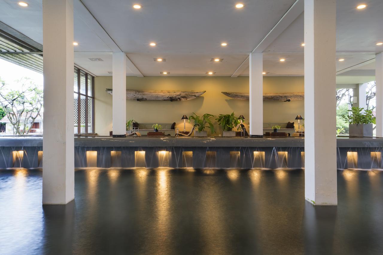 The Blue Water - Geoffrey Bawa Heritage - City Resort Hotel Wadduwa Exterior photo
