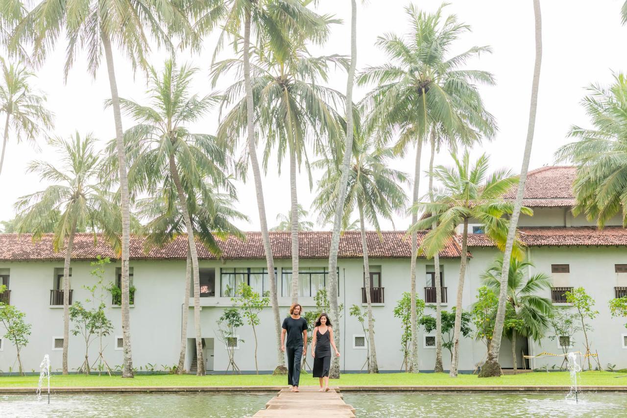 The Blue Water - Geoffrey Bawa Heritage - City Resort Hotel Wadduwa Exterior photo