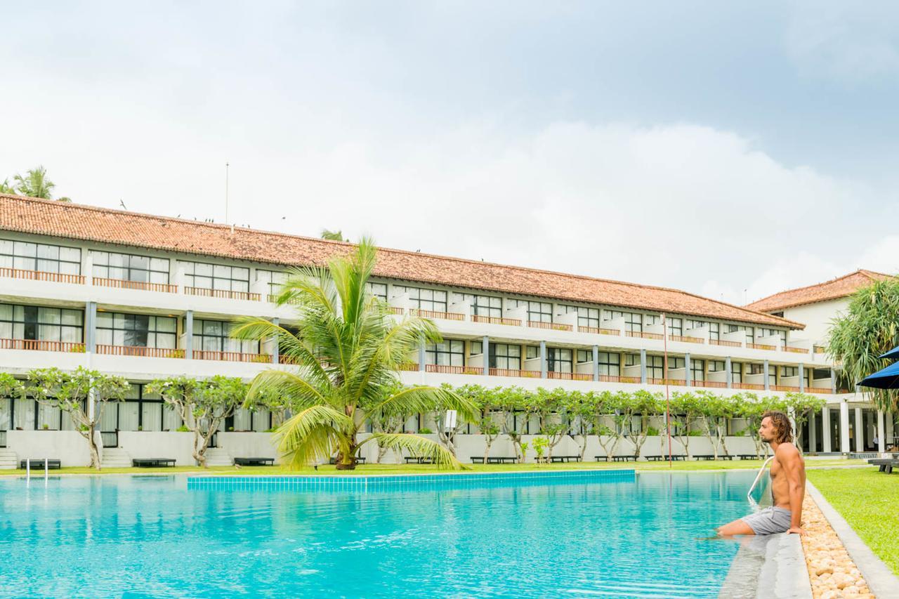 The Blue Water - Geoffrey Bawa Heritage - City Resort Hotel Wadduwa Exterior photo