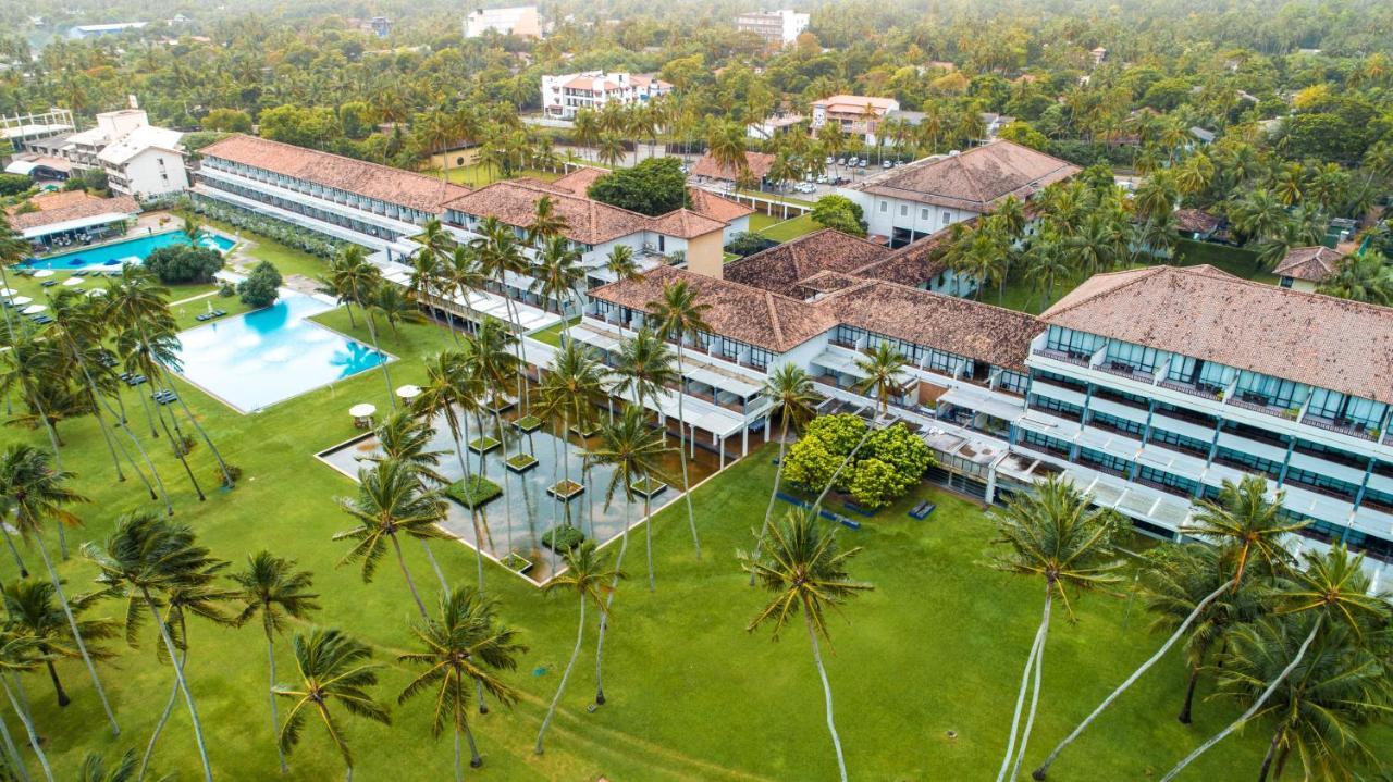 The Blue Water - Geoffrey Bawa Heritage - City Resort Hotel Wadduwa Exterior photo
